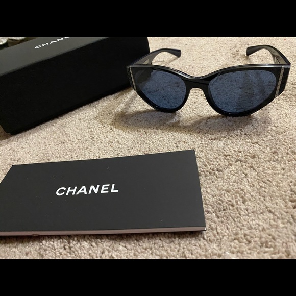 Chanel Sunglass - Picture 3 of 6